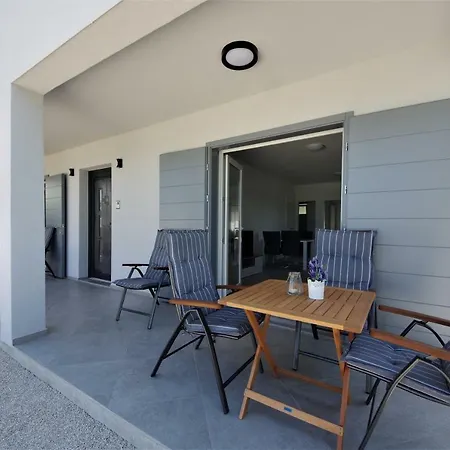Apartments Piazza Nin Exterior photo