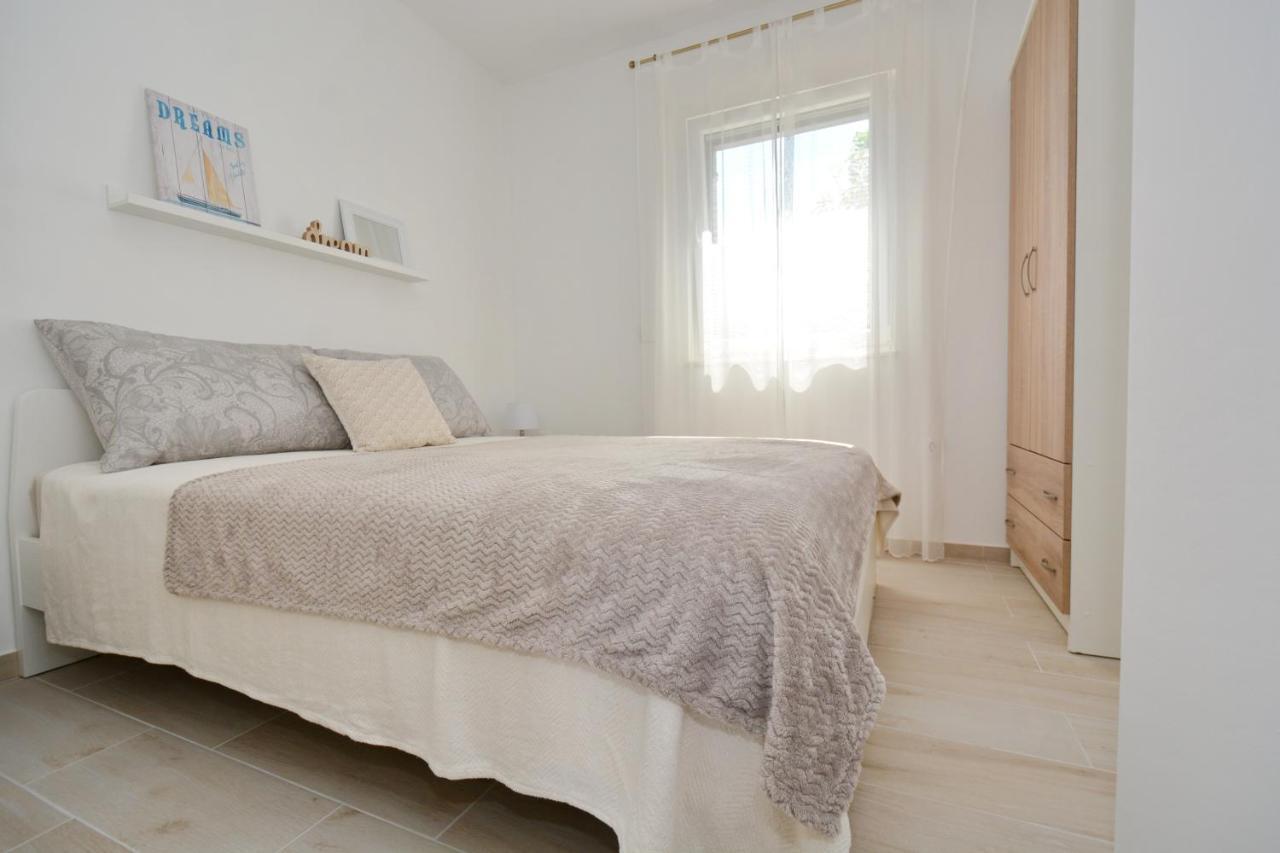 Piazza Apartment Nin